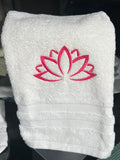 White hand towel with lotus (Pink)